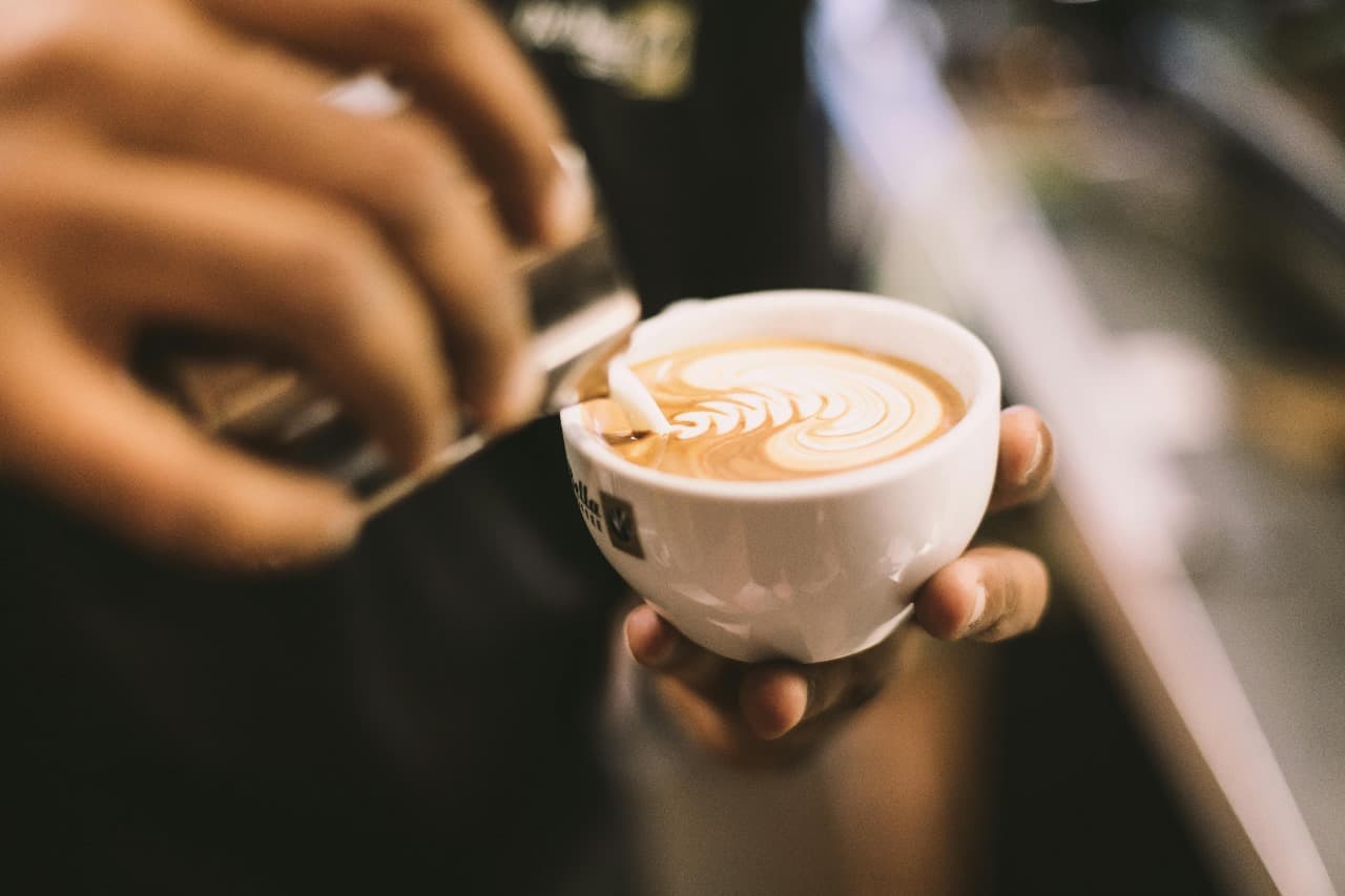 Uống cà phê trước khi tập thể thao – tư vấn từ Cafe health