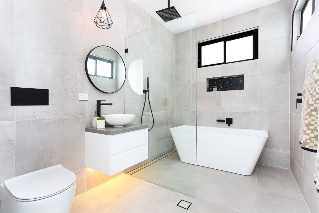 Walkthrough: Shower Screens for Wet Rooms Installation