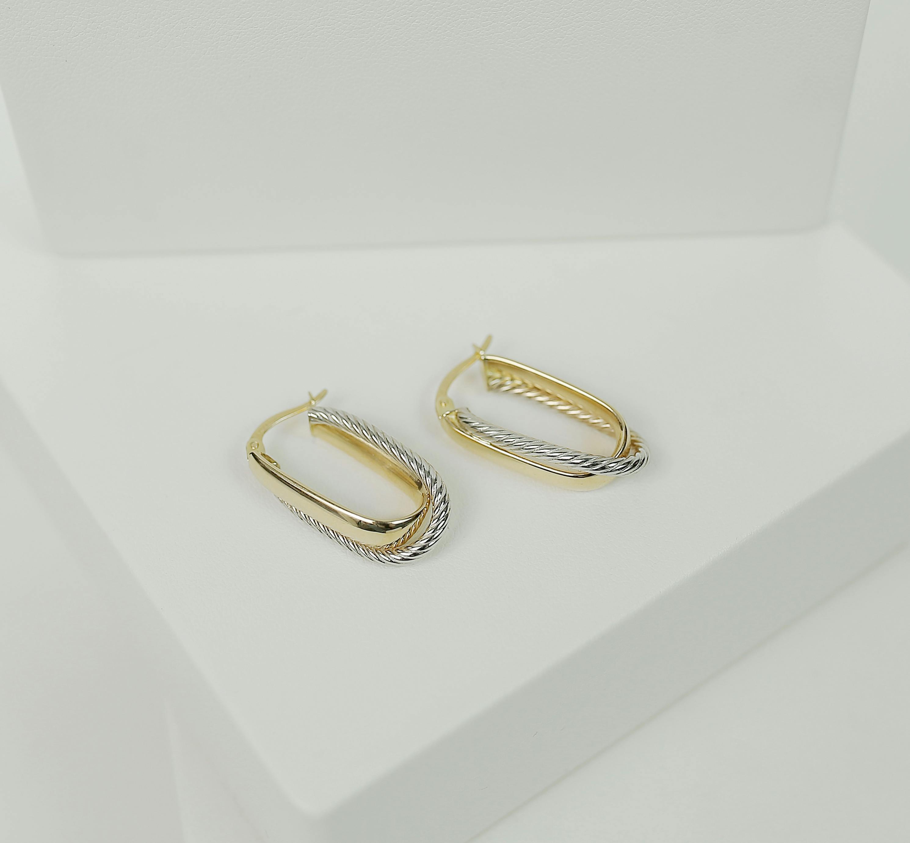 Best diamond earrings for Modern and Classic Styles