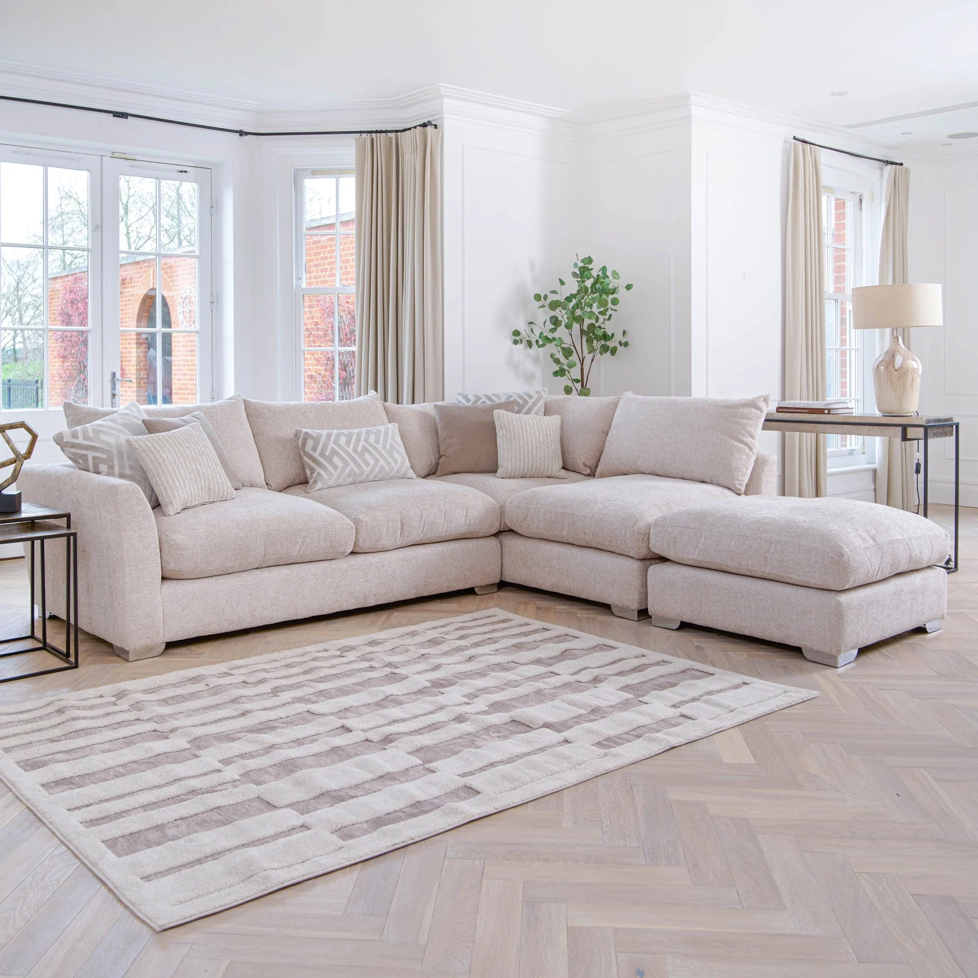 Corner Sofas – European Elegance for Modern Homes at Msofas